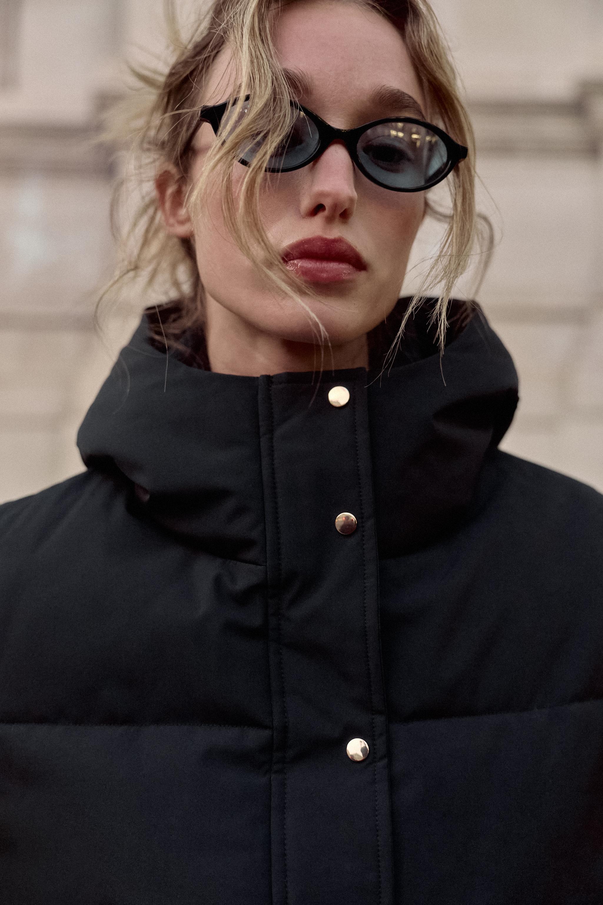 ANORAK COURT À CAPUCHE DÉPERLANT ET COUPE-VENT